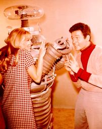 Lost In Space - Judy Robinson, Don West and the Robot
